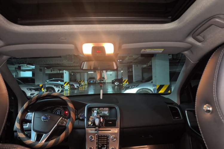 Used Volvo XC60 2017 T5 Smart Upgrade Edition Headliner