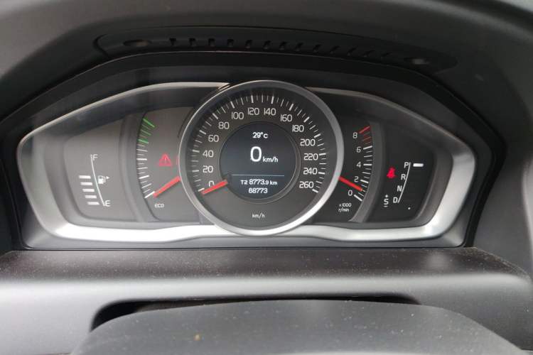 Used Volvo XC60 2017 T5 Smart Upgrade Edition Instrument Cluster