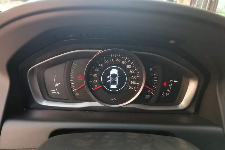 Used Volvo XC60 2017 T5 AWD Smart Upgrade Edition Instrument Cluster