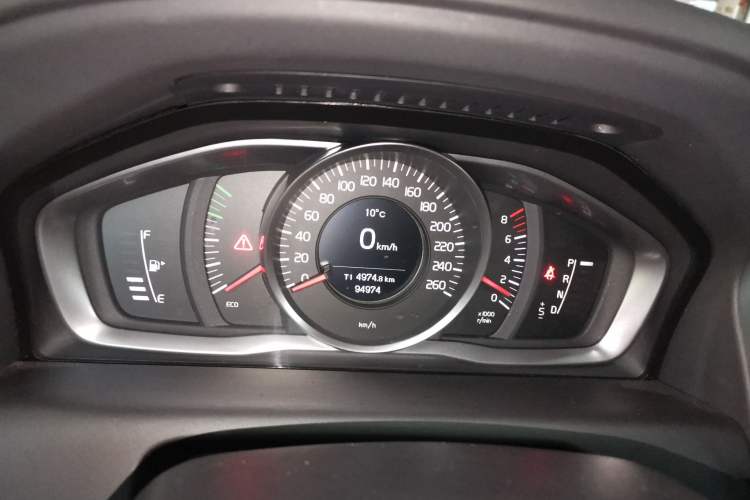 Used Volvo XC60 2017 T5 Smart Upgrade Edition Instrument Cluster
