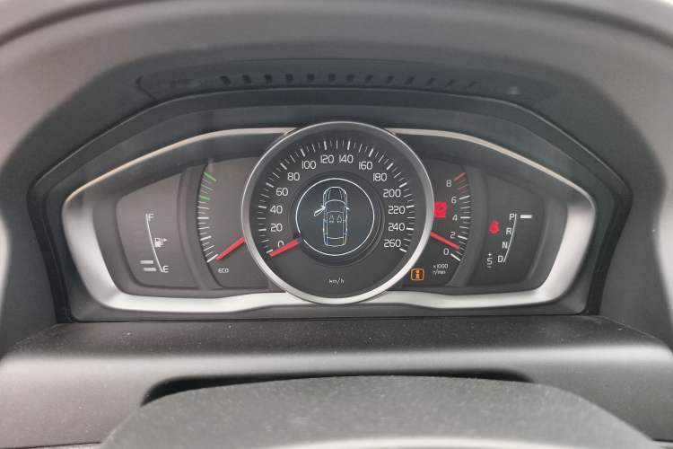 Used Volvo XC60 2017 T5 Smart Upgrade Edition Instrument Cluster