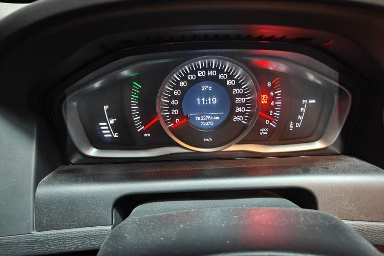 Used Volvo XC60 2017 T5 Smart Upgrade Edition Instrument Cluster