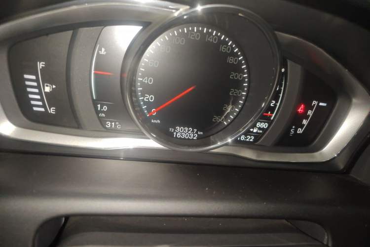 Used Volvo XC60 2017 T5 AWD Smart Range Edition Instrument Cluster