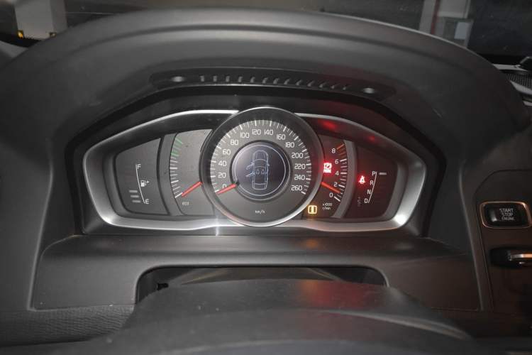 Used Volvo XC60 2017 T5 Smart Upgrade Edition Instrument Cluster