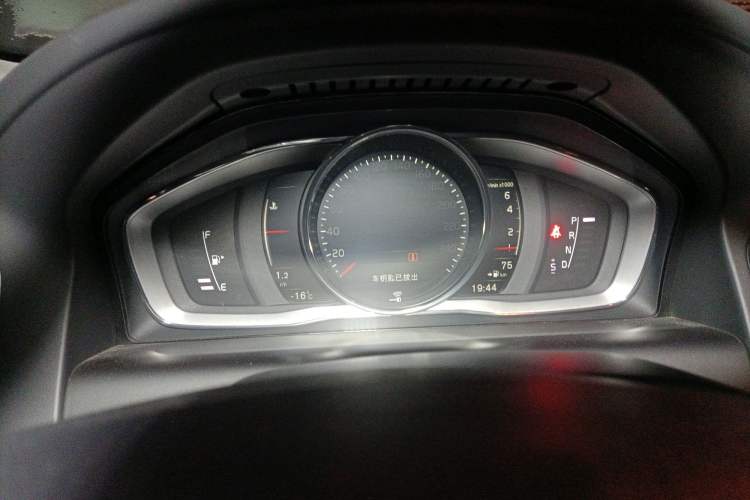 Used Volvo XC60 2017 T5 AWD Smart Upgrade Edition Instrument Cluster