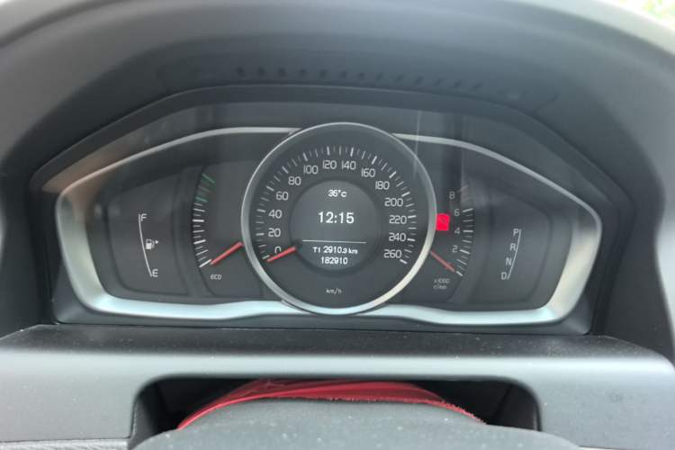 Used Volvo XC60 2017 T5 AWD Smart Upgrade Edition Instrument Cluster