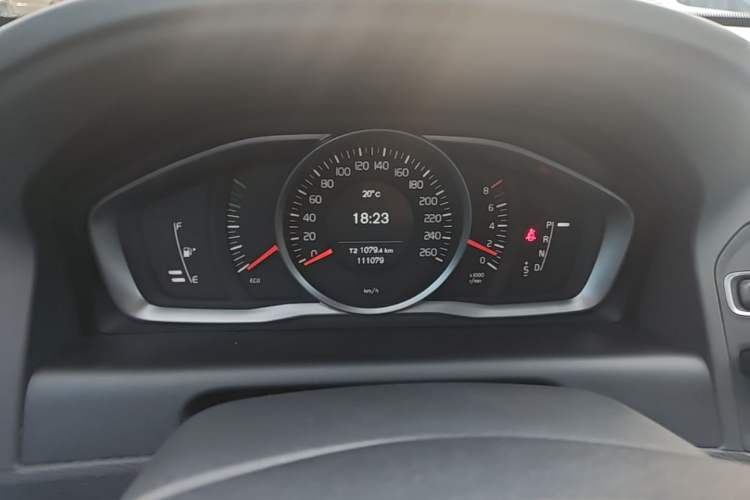 Used Volvo XC60 2017 T5 AWD Smart Upgrade Edition Instrument Cluster