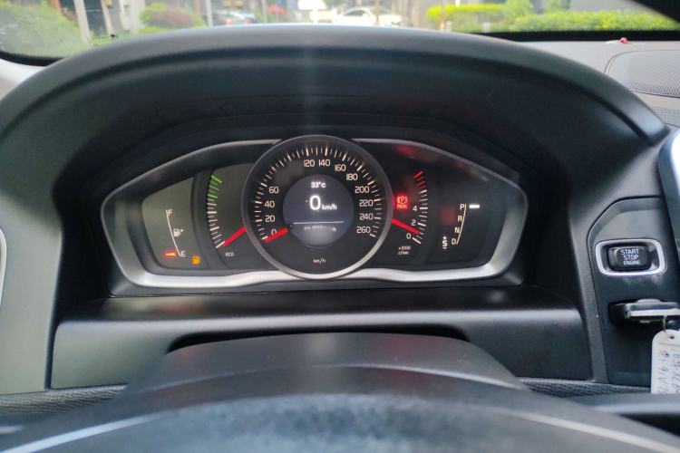 Used Volvo XC60 2017 T5 Smart Upgrade Edition Instrument Cluster