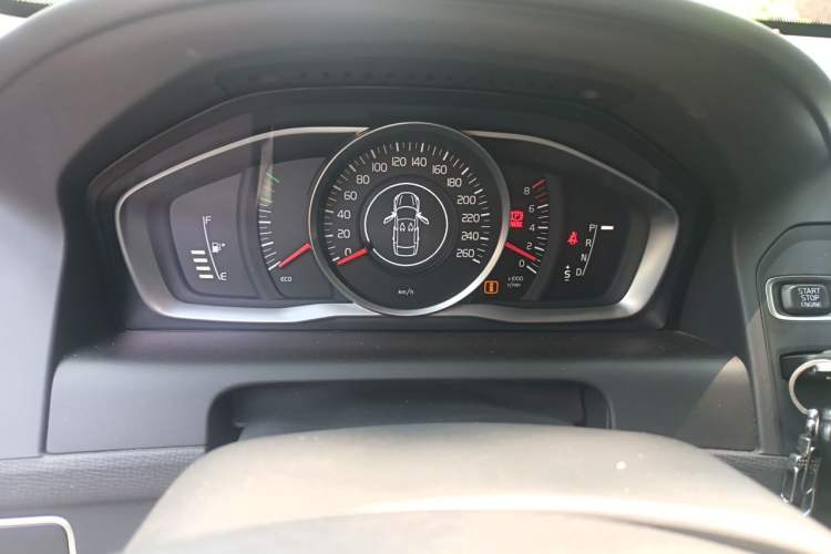 Used Volvo XC60 2017 T5 AWD Smart Upgrade Edition Instrument Cluster