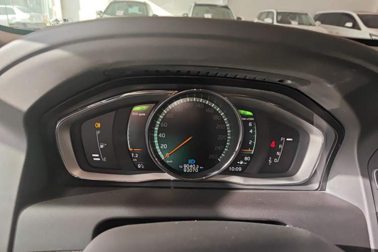 Used Volvo XC60 2017 T5 AWD Smart Upgrade Edition Instrument Cluster