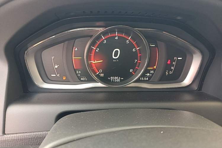 Used Volvo XC60 2017 T5 AWD Smart Upgrade Edition Instrument Cluster