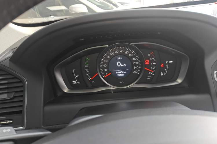 Used Volvo XC60 2017 T5 AWD Smart Upgrade Edition Instrument Cluster