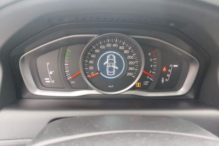 Used Volvo XC60 2017 T5 AWD Smart Upgrade Edition Instrument Cluster