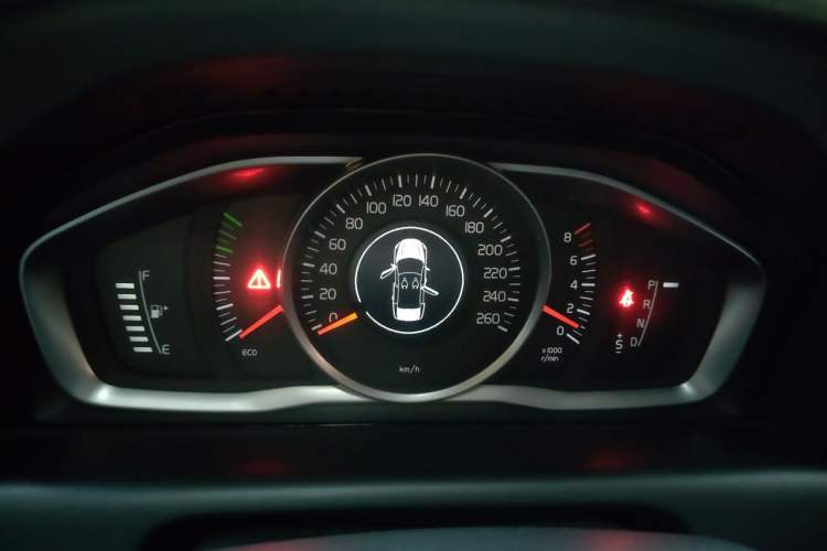 Used Volvo XC60 2017 T5 Smart Upgrade Edition Instrument Cluster