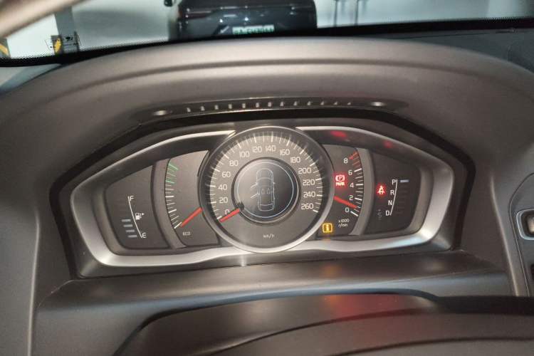 Used Volvo XC60 2017 T5 Smart Upgrade Edition Instrument Cluster