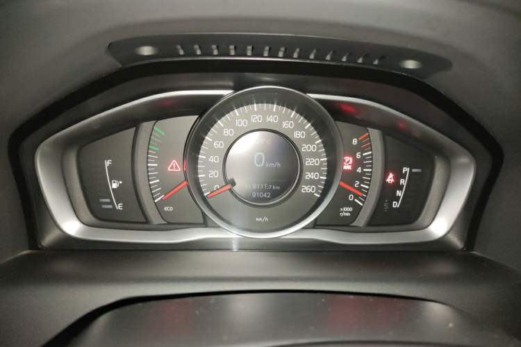 Used Volvo XC60 2017 T5 AWD Smart Upgrade Model Instrument Cluster