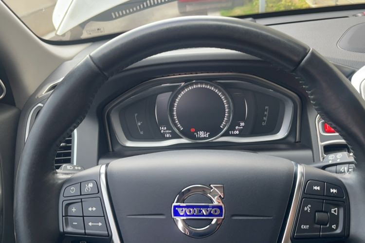 Used Volvo XC60 2017 T5 AWD Smart Upgrade Edition Instrument Cluster