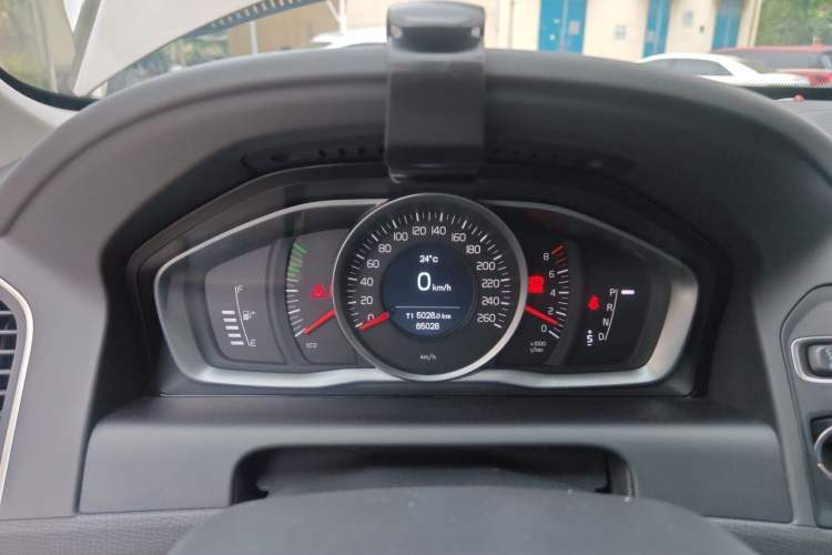 Used Volvo XC60 2017 T5 Smart Upgrade Edition Instrument Cluster