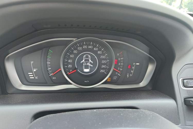Used Volvo XC60 2017 T5 Smart Upgrade Edition Instrument Cluster