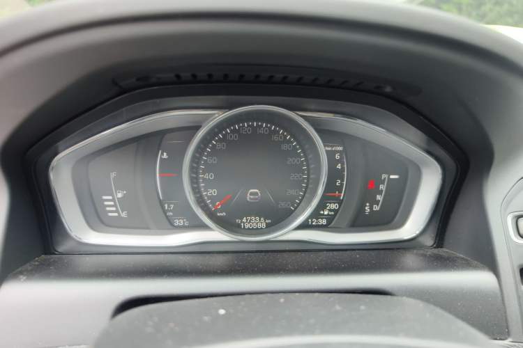 Used Volvo XC60 2017 T5 AWD Smart Upgrade Edition Instrument Cluster