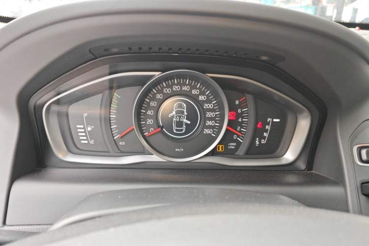 Used Volvo XC60 2017 T5 Smart Upgrade Edition Instrument Cluster