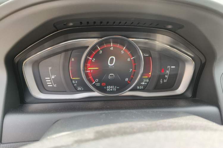 Used Volvo XC60 2017 T5 AWD Smart Range Edition Instrument Cluster