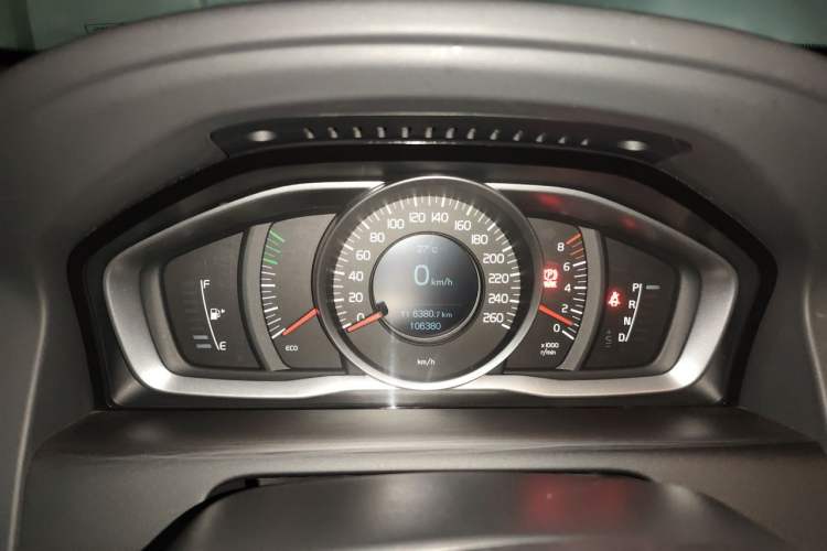 Used Volvo XC60 2017 T5 Smart Upgrade Edition Instrument Cluster