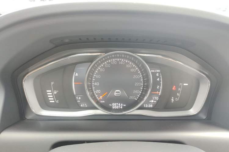 Used Volvo XC60 2017 T5 AWD Smart Upgrade Edition Instrument Cluster