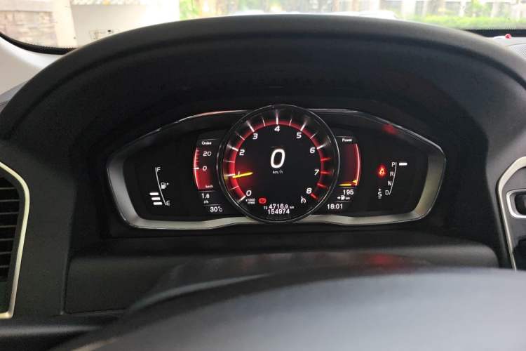 Used Volvo XC60 2017 T5 AWD Smart Upgrade Model Instrument Cluster