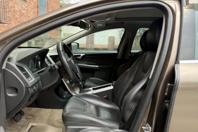 Used Volvo XC60 2017 T5 Smart Upgrade Edition Interior 1