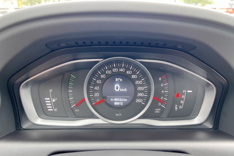 Used Volvo XC60 2017 T5 AWD Smart Upgrade Edition Interior 2