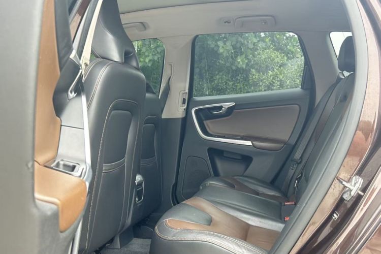 Used Volvo XC60 2017 T5 AWD Smart Drive Edition Interior 2
