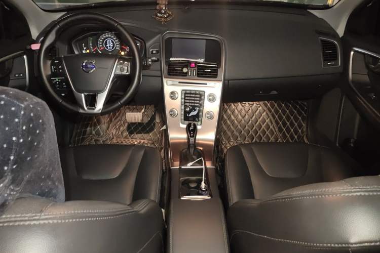 Used Volvo XC60 2017 T5 Smart Upgrade Edition Interior 2