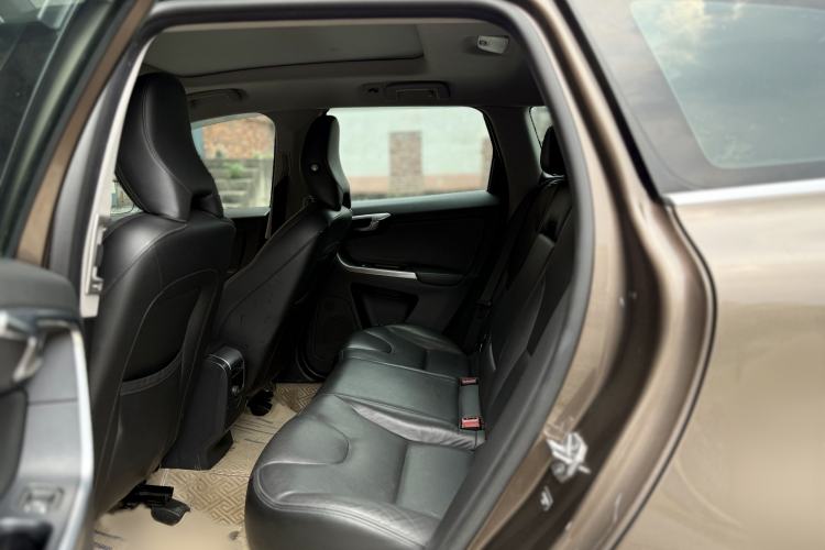 Used Volvo XC60 2017 T5 Smart Upgrade Edition Interior 2
