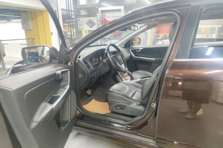 Used Volvo XC60 2017 T5 Smart Upgrade Edition Interior 3