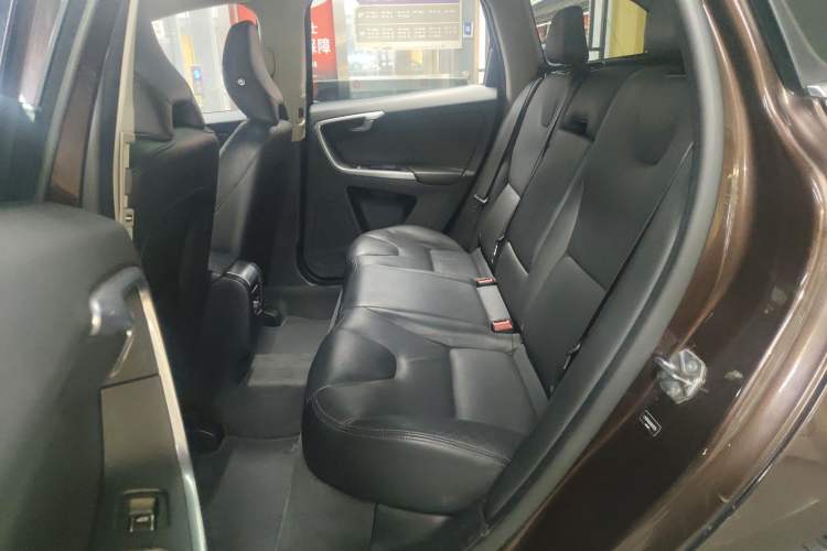 Used Volvo XC60 2017 T5 Smart Upgrade Edition Interior 4