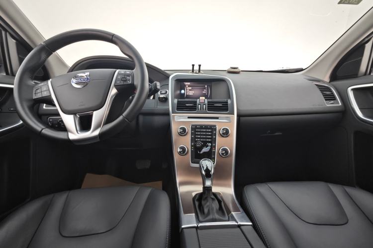 Used Volvo XC60 2017 T5 Smart Upgrade Edition Interior 4
