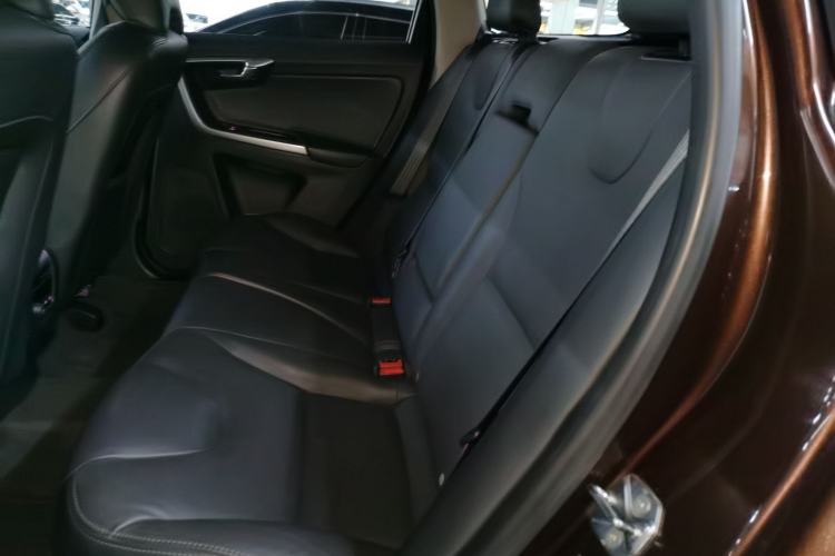 Used Volvo XC60 2017 T5 AWD Smart Upgrade Edition Interior 4