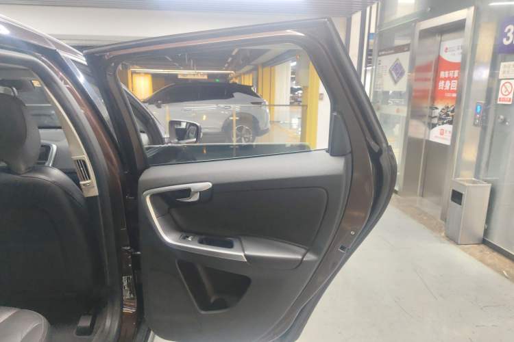 Used Volvo XC60 2017 T5 Smart Upgrade Edition Interior 6
