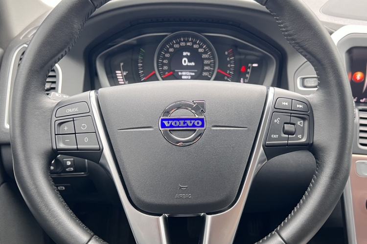 Used Volvo XC60 2017 T5 AWD Smart Upgrade Edition Interior 7