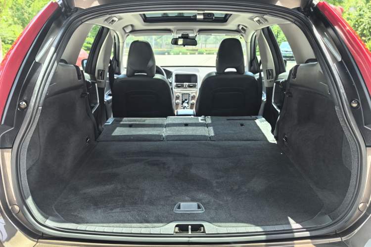 Used Volvo XC60 2017 T5 AWD Smart Upgrade Edition Interior 7