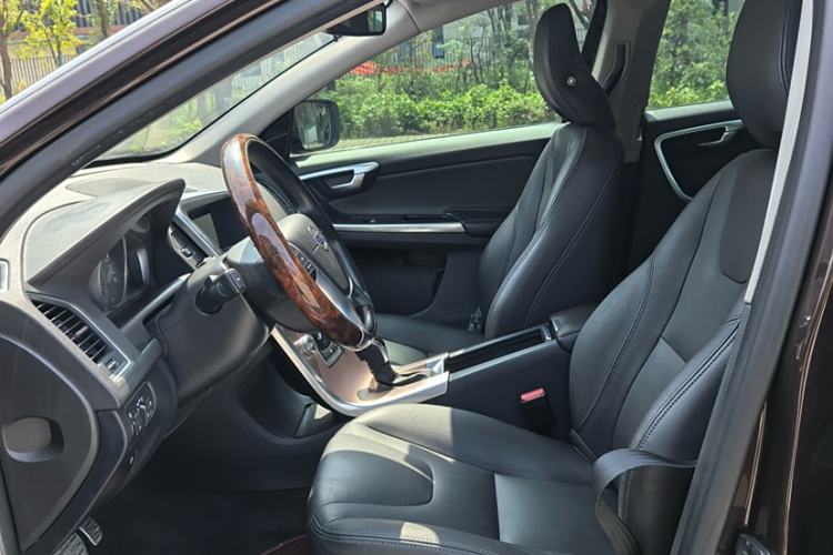 Used Volvo XC60 2017 T5 Smart Upgrade Edition Interior 7