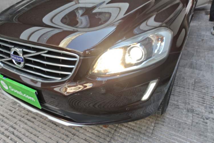 Used Volvo XC60 2017 T5 AWD Smart Upgrade Edition Left Front Headlight