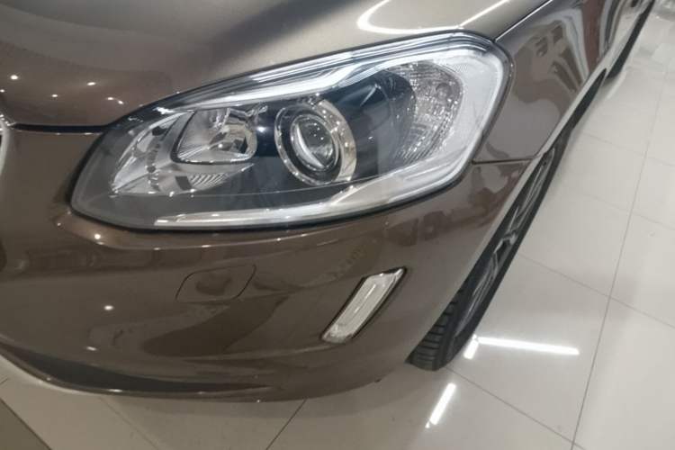 Used Volvo XC60 2017 T5 AWD Smart Upgrade Edition Left Front Headlight