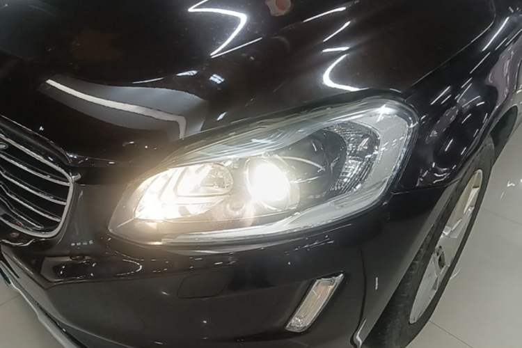 Used Volvo XC60 2017 T5 AWD Smart Upgrade Model Left Front Headlight
