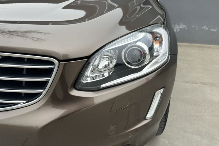 Used Volvo XC60 2017 T5 AWD Smart Upgrade Edition Left Front Headlight