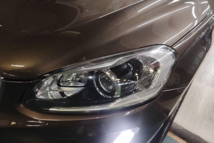 Used Volvo XC60 2017 T5 AWD Smart Range Edition Left Front Headlight