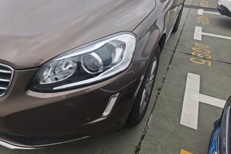Used Volvo XC60 2017 T5 AWD Smart Range Edition Left Front Headlight