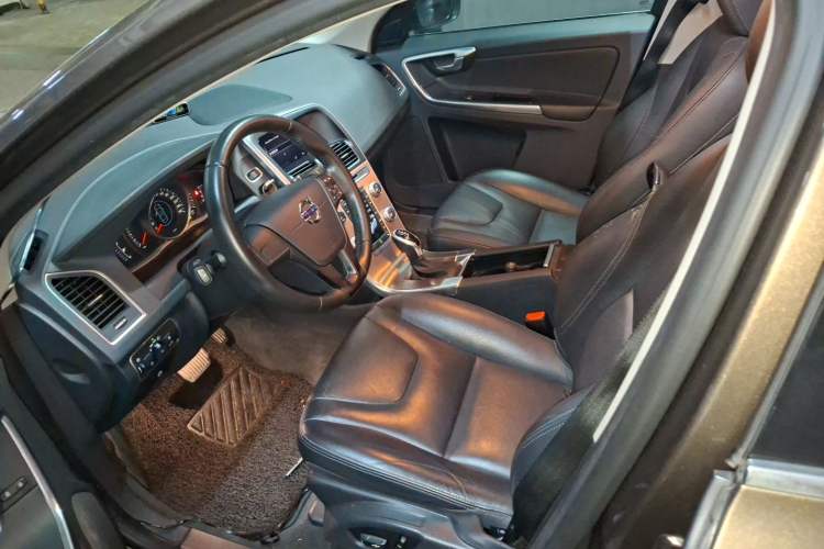 Used Volvo XC60 2017 T5 Smart Upgrade Edition Left Front Seat