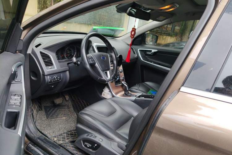 Used Volvo XC60 2017 T5 Smart Upgrade Edition Left Front Seat